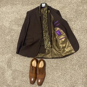 Shoes are size 10 pants are tailored to my size which is about a 30x32